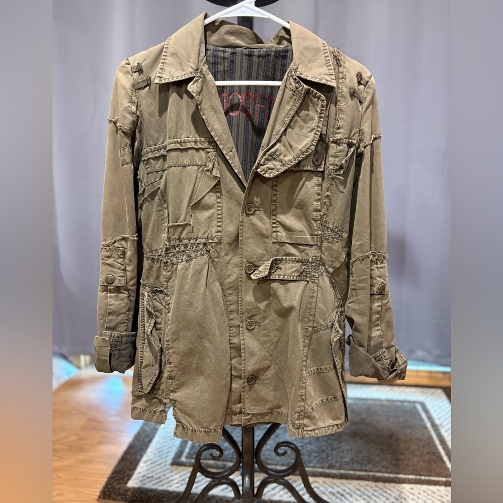 Army green shirt/jacket. Women’s